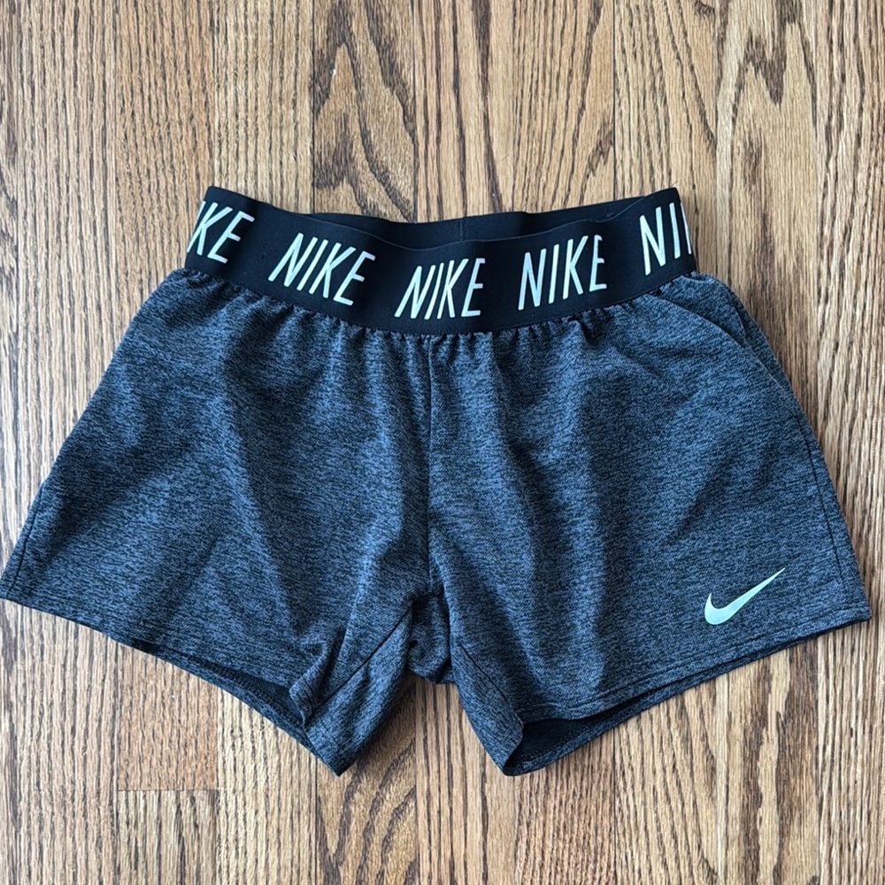 Nike Girls’ Dry Trophy Training Gray Athletic Shorts